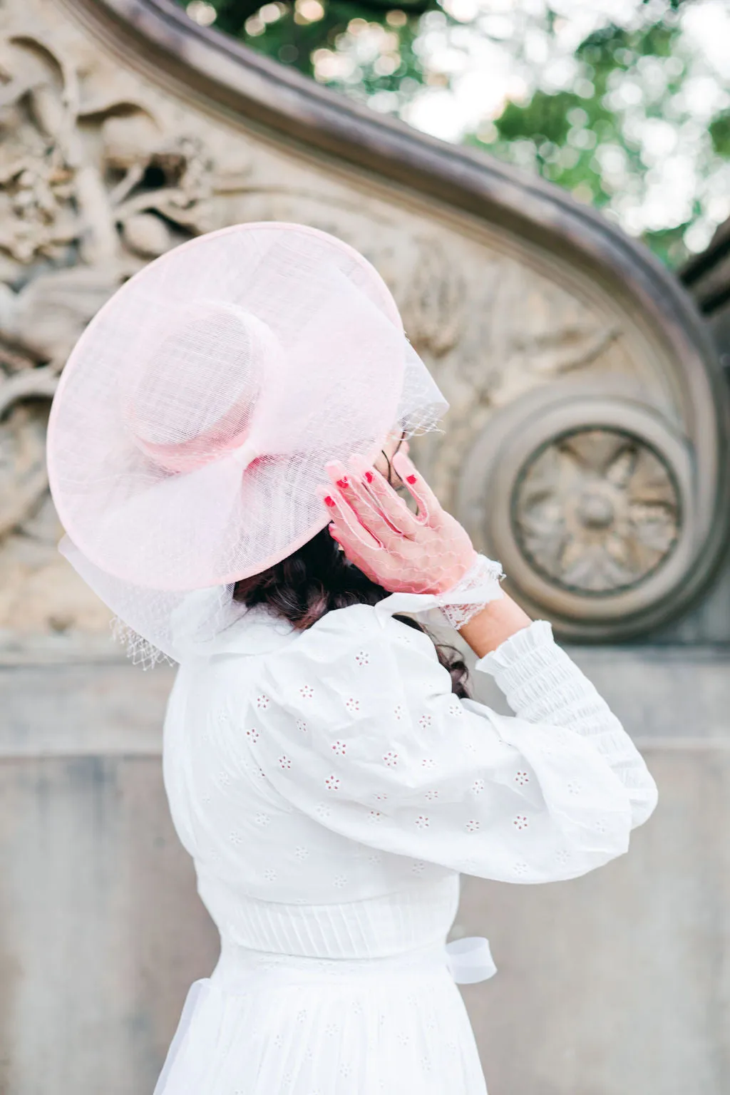 Queen Charlotte Gloves in Pink